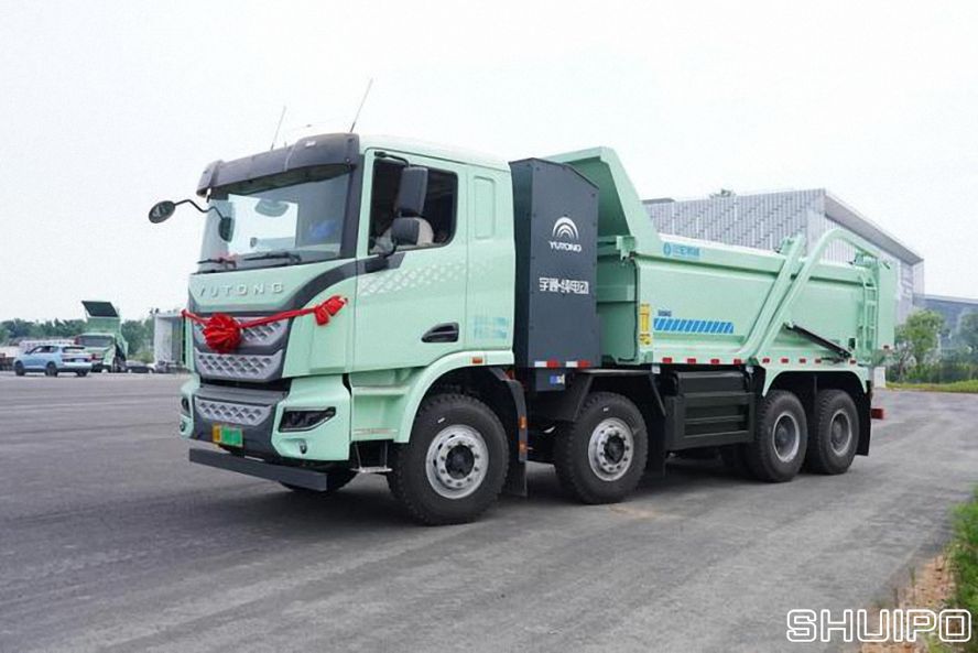 通純電自卸車(chē)交付儀式暨戰(zhàn)略合作儀式在成都昱霖隆運(yùn)輸有限責(zé)任公司舉行