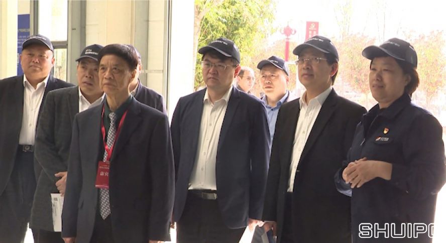 武漢理工大學(xué)黨委書記信思金,武漢理工大學(xué)原校長、俄羅斯國家工程院外籍院士周祖德,山東理工大學(xué)原校長、俄羅斯自然科學(xué)院外籍院士張鐵柱 武漢理工大學(xué)黨委書記信思金,武漢理工大學(xué)原校長、俄羅斯國家工程院外籍院士周祖德,山東理工大學(xué)原校長、俄羅斯自然科學(xué)院外籍院士張鐵柱